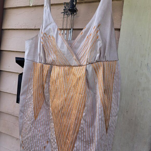 Dress - Picture 2 of 8